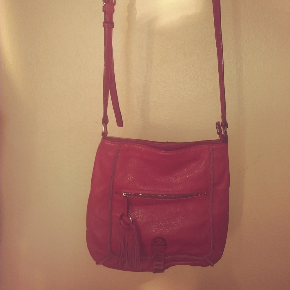 Side sash bucket bag